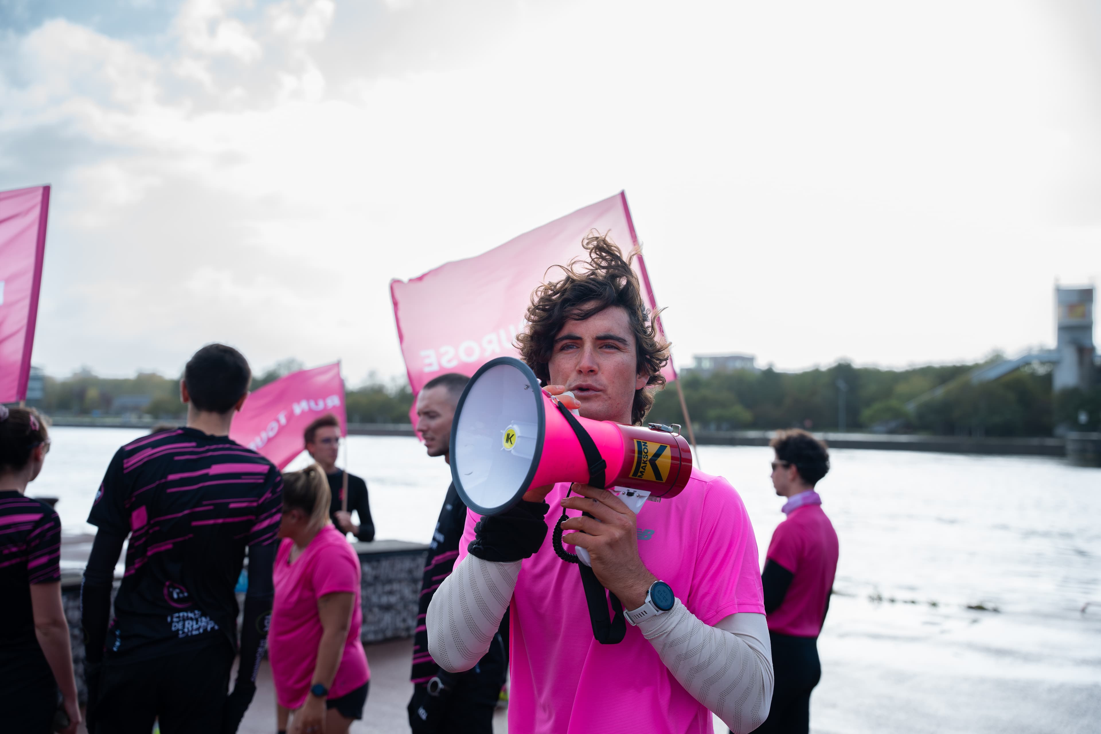 Tom Tassaro fait son Tour de France en rose contre le cancer du sein
